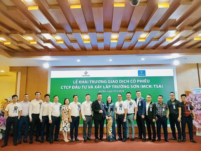 ICWealth tham dự buổi lễ niêm yết cổ phiếu CTCP Đầu Tư Và Xây Lắp Trường Sơn (UPCom: TSA)