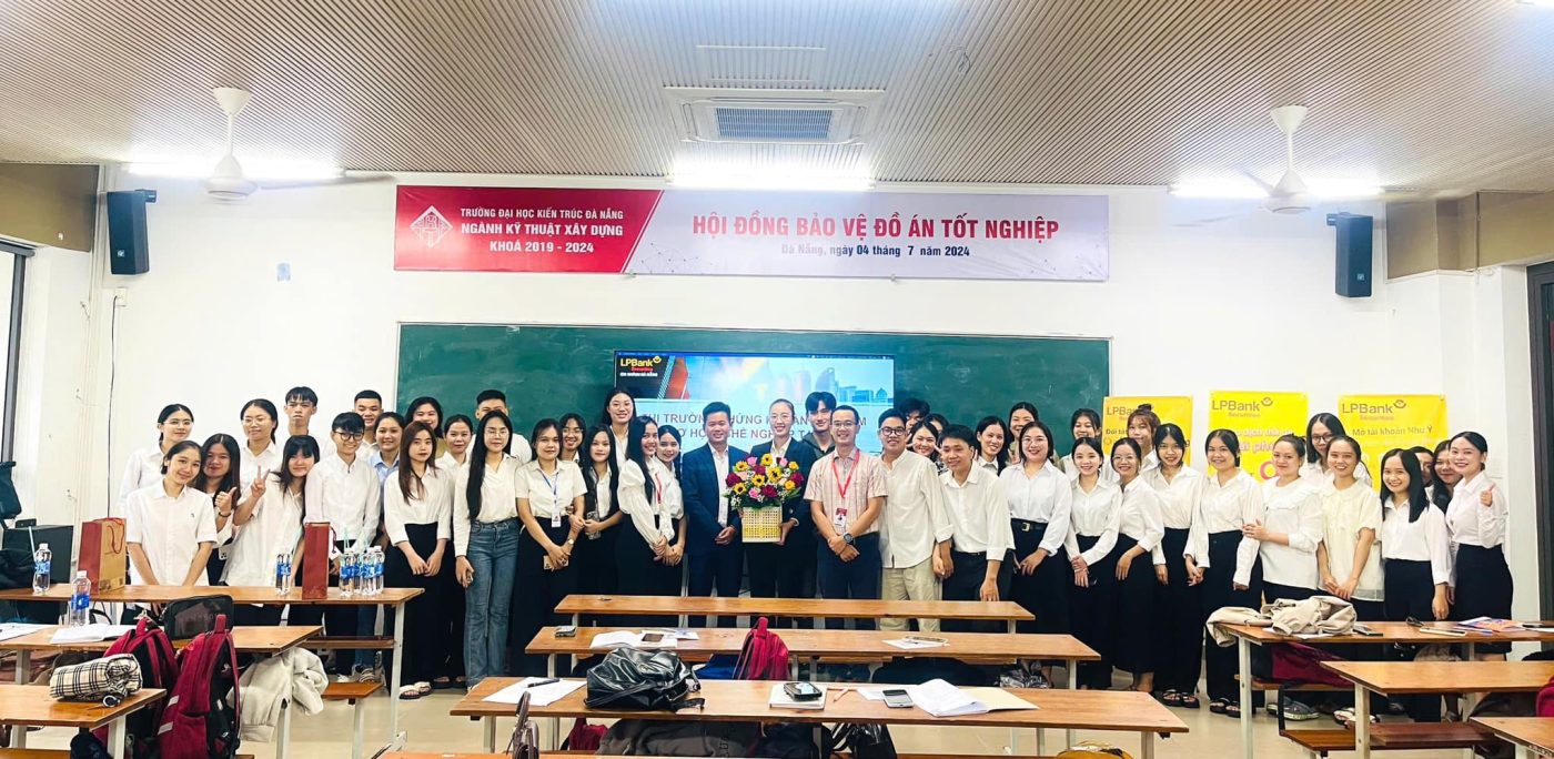 Buổi chia sẻ kiến thức đầu tư và việc làm cho sinh viên ngành Tài chính ngân hàng tại Đà Nẵng